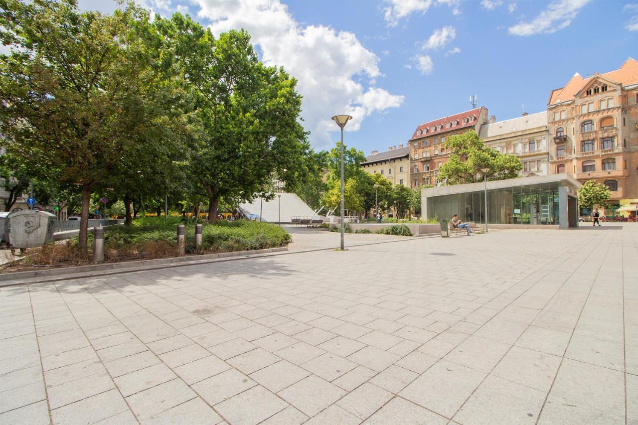 Joseph Boulevard Apartment - 3Bdr, 2Bath, 8Ppl Будапеща Екстериор снимка