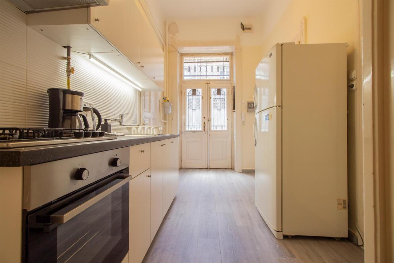 Joseph Boulevard Apartment - 3Bdr, 2Bath, 8Ppl Будапеща Екстериор снимка