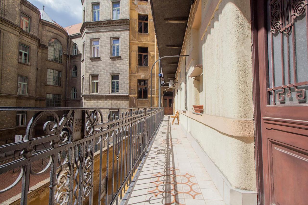 Joseph Boulevard Apartment - 3Bdr, 2Bath, 8Ppl Будапеща Екстериор снимка