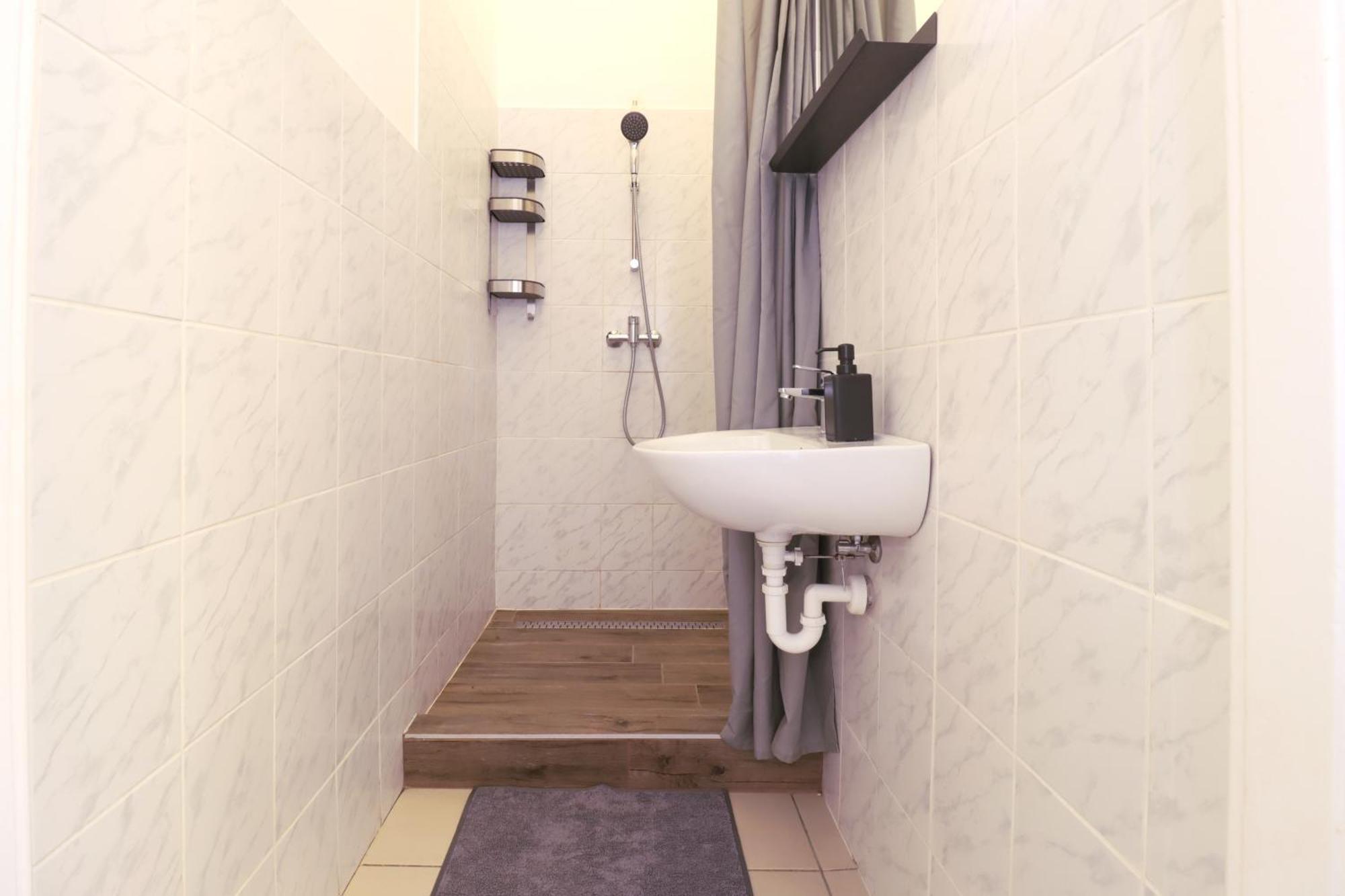 Joseph Boulevard Apartment - 3Bdr, 2Bath, 8Ppl Будапеща Екстериор снимка