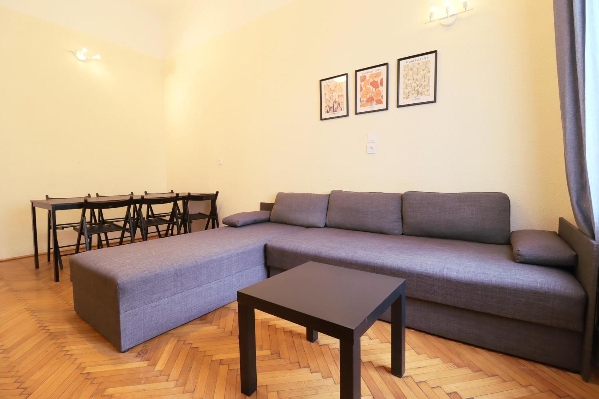 Joseph Boulevard Apartment - 3Bdr, 2Bath, 8Ppl Будапеща Екстериор снимка