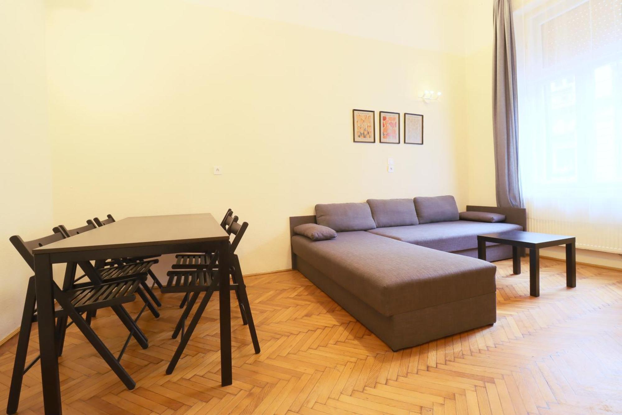 Joseph Boulevard Apartment - 3Bdr, 2Bath, 8Ppl Будапеща Екстериор снимка
