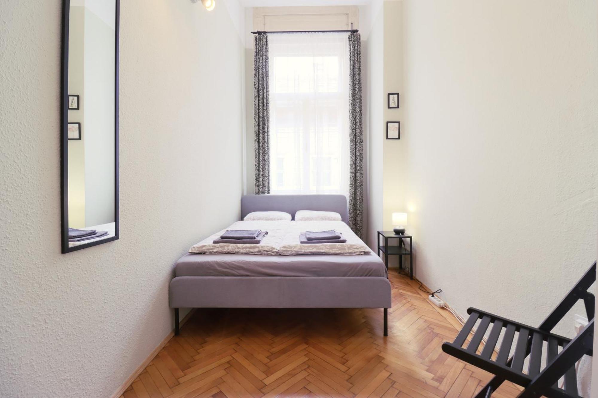 Joseph Boulevard Apartment - 3Bdr, 2Bath, 8Ppl Будапеща Екстериор снимка